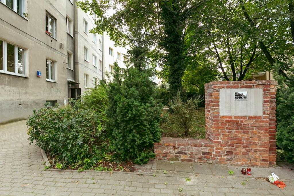 Retro Vibe In The Green District Of Warsaw Exterior photo